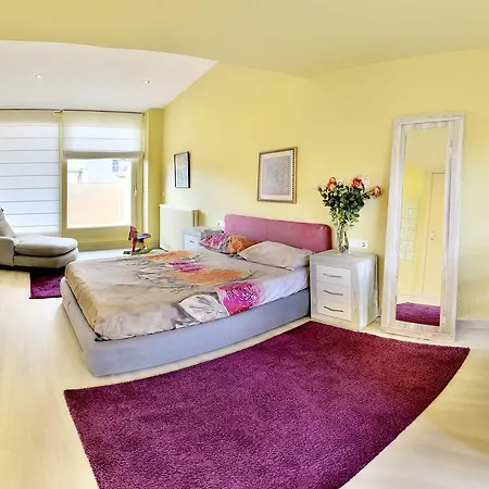 Devesa Apartment *